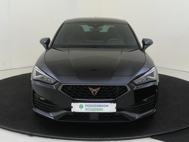 Cupra Leon 1.4 e-Hybrid Business | Achteruitrijcamera | Adaptieve demping | Keyless | Adaptieve cruise control | Lane assist | Stuurwielverwarming | 3-zone airco | Sfeerverlichting |