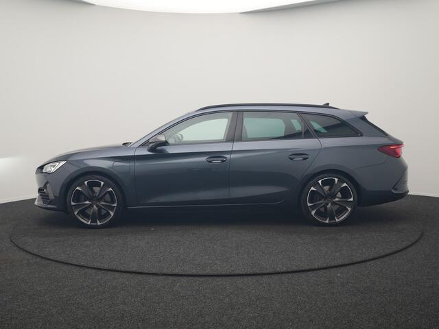 Cupra Leon 1.4 e-Hybrid PHEV 245pk Dealer O.H | Trekhaak | Adaptive Cruise | Sportstoelen & Stuur Verwarmd | Apple Carplay | Sfeerverlichting | Keyless | Virtual | Navigatie | DAB | 19"L.M |