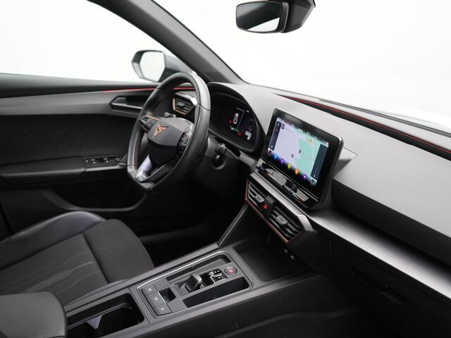 Cupra Leon 1.4 e-Hybrid PHEV 245pk Dealer O.H | Trekhaak | Adaptive Cruise | Sportstoelen & Stuur Verwarmd | Apple Carplay | Sfeerverlichting | Keyless | Virtual | Navigatie | DAB | 19"L.M |