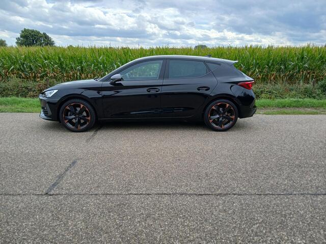 Cupra Leon 1.5 eTSI Business Edition Plus + Beats audio + 19 inch!