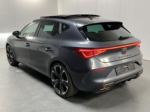 Cupra Leon 1.4 e-Hybrid VZ Performance / 245 PK/ AUTOMAAT/ PANO/ KEYLESS/ STOELVERWARMING/ NAVI/ FULL LINK/ PARK. SENSOREN + CAMERA/ DIVERSE HULPSYSTEMEN