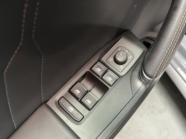 Cupra Leon 1.4 e-Hybrid VZ Performance / AUTOMAAT/ 245 PK/ PARK.SENSOREN V+A/ CAMERA/ ACC/ STUUR+STOELVERWARM./ DODEHOEK/ KEYLESS/ DIGITAL DASH/ RIJ-MODI/ NAVI/ DAB/ CLIMA/ LED/ 19'' LMV