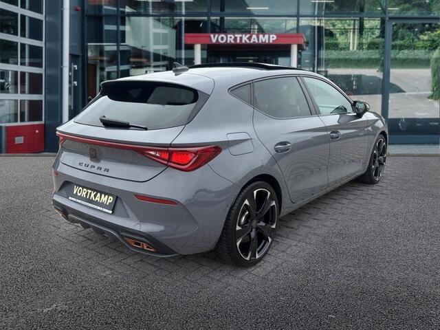 Cupra Leon 1.4 TSI eHYBRID VZ PANO-DAK/CAMERA/CRUISE/STOEL+STUURVERW/CARPLAY