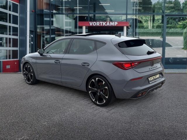 Cupra Leon 1.4 TSI eHYBRID VZ PANO-DAK/CAMERA/CRUISE/STOEL+STUURVERW/CARPLAY