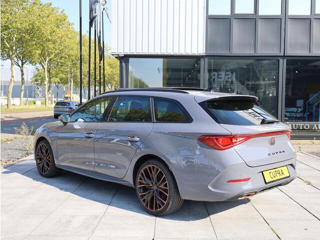 Cupra Leon Sportstourer 1.4 e-Hybrid 245PK | Panodak | Keyless | Camera | Carplay | Dodehoek | Adaptive Cruise | 19"Inch |