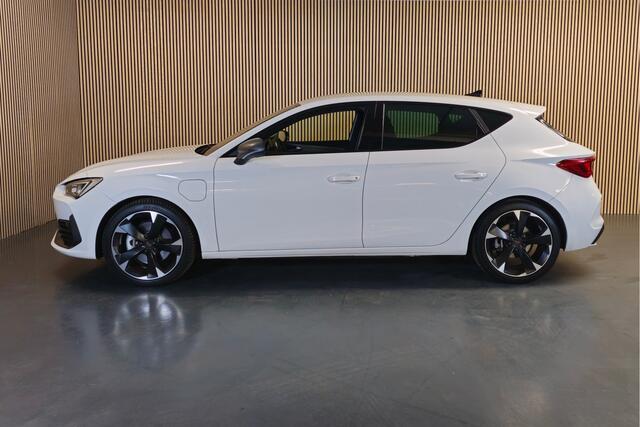 Cupra Leon Sportstourer 1.4 e-Hybrid Essential - Apple carplay/Android Auto - Adaptive cruisecontrol - Stuurverwarming