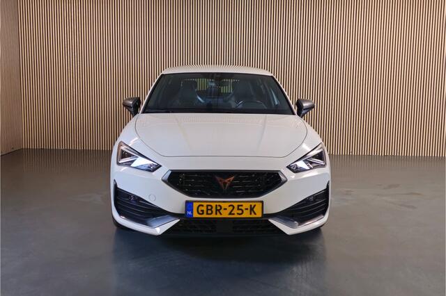 Cupra Leon Sportstourer 1.4 e-Hybrid Essential - Apple carplay/Android Auto - Adaptive cruisecontrol - Stuurverwarming