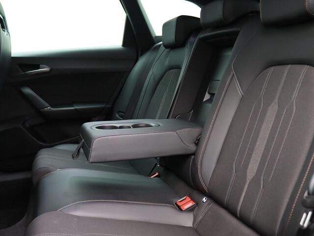 Cupra Leon Sportstourer 1.4 e-Hybrid Business 204PK DSG Pano-Schuifdak, Adaptieve Cruise Controle, Achteruitrijcamera, Navi, Keyless, Stoel-Stuurverwarming, Elektr. Achterklep, 18" LM Velgen