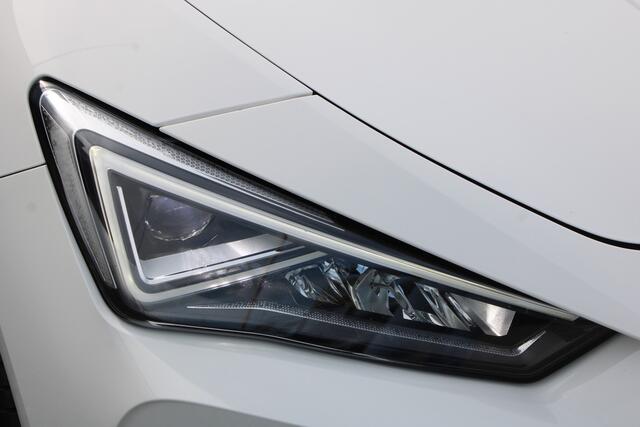 Cupra Leon Sportstourer 1.4 e-Hybrid 245pk Adrenaline ACC CARPLAY WINTERPAKKET NAVI 19''