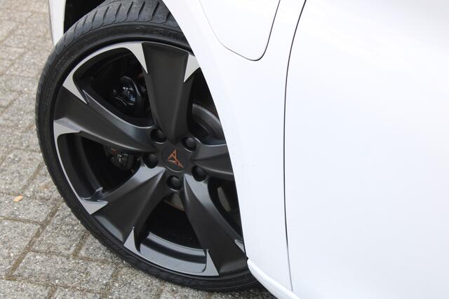 Cupra Leon Sportstourer 1.4 e-Hybrid 245pk Adrenaline ACC CARPLAY WINTERPAKKET NAVI 19''
