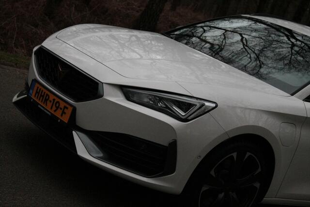 Cupra Leon Sportstourer 1.4 e-Hybrid 245 VZ Performance | Trekhaak | Camera