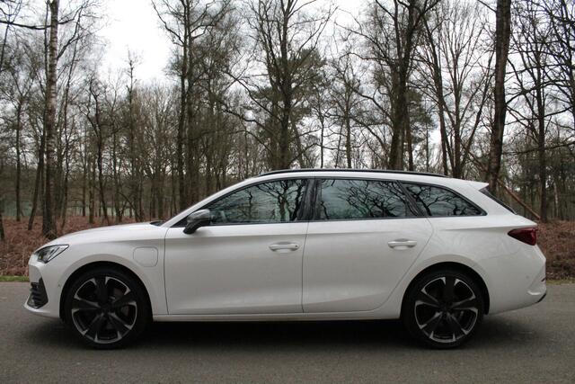 Cupra Leon Sportstourer 1.4 e-Hybrid 245 VZ Performance | Trekhaak | Camera