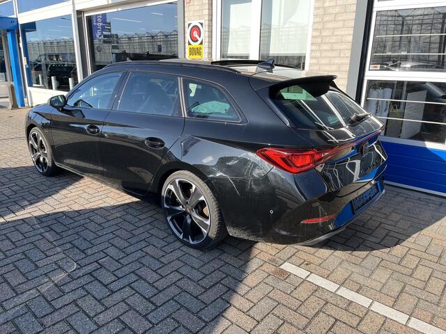Cupra Leon Sportstourer 1.4 e-Hybrid VZ Performance / AUTOMAAT/ 245PK/ PANO/ 19" LMV/ KEYLESS/ NAVI/ RIJ-MODI/ BLUETOOTH/ STOEL-STUUR VERWARM./ PARK. SENSOREN + CAMERA/ DAB/ ADAPT. CRUISE/ MATRIX/ CLIMA