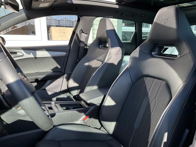 Cupra Leon Sportstourer 1.4 e-Hybrid VZ Performance / AUTOMAAT/ 245PK/ PANO/ 19" LMV/ KEYLESS/ NAVI/ RIJ-MODI/ BLUETOOTH/ STOEL-STUUR VERWARM./ PARK. SENSOREN + CAMERA/ DAB/ ADAPT. CRUISE/ MATRIX/ CLIMA