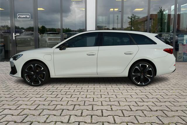 Cupra Leon Sportstourer 1.4 E-Hybrid VZ | Dealer Onderhouden | 19 Inch | Virtual Cockpit |