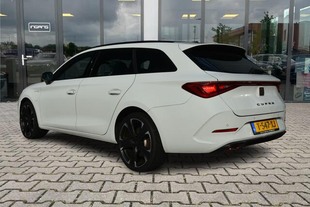 Cupra Leon Sportstourer 1.4 E-Hybrid VZ | Dealer Onderhouden | 19 Inch | Virtual Cockpit |