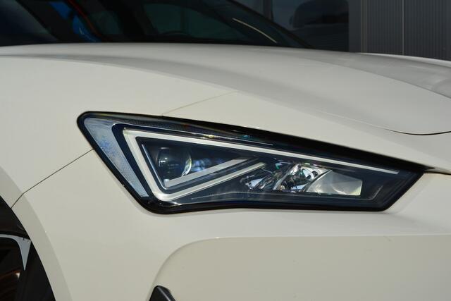 Cupra Leon Sportstourer 1.4 E-Hybrid VZ | Dealer Onderhouden | 19 Inch | Virtual Cockpit |