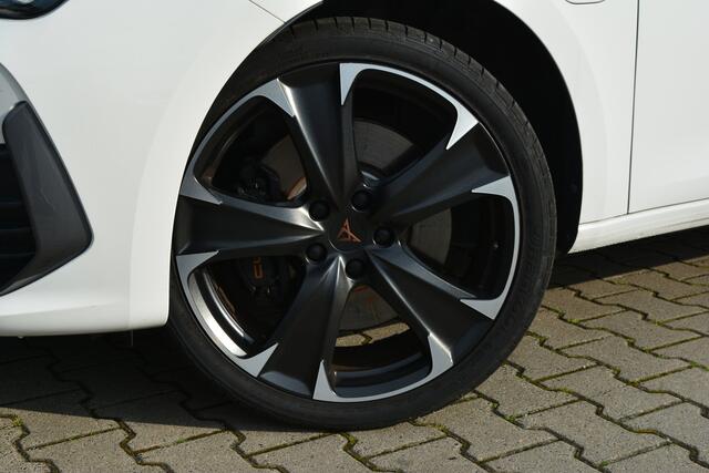 Cupra Leon Sportstourer 1.4 E-Hybrid VZ | Dealer Onderhouden | 19 Inch | Virtual Cockpit |