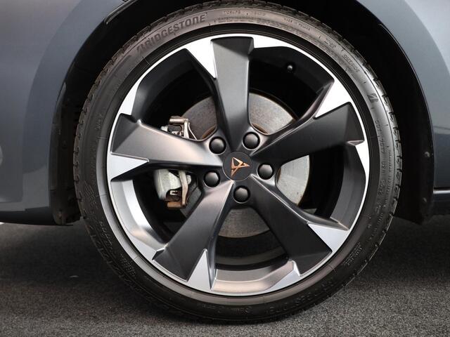 Cupra Leon Sportstourer 1.4 e-Hybrid Business 204 pk Automaat (DSG) | Navigatie | Parkeersensoren achter | Adaptieve cruise control | Stoelverwarming | Elektr. bestuurdersstoel |