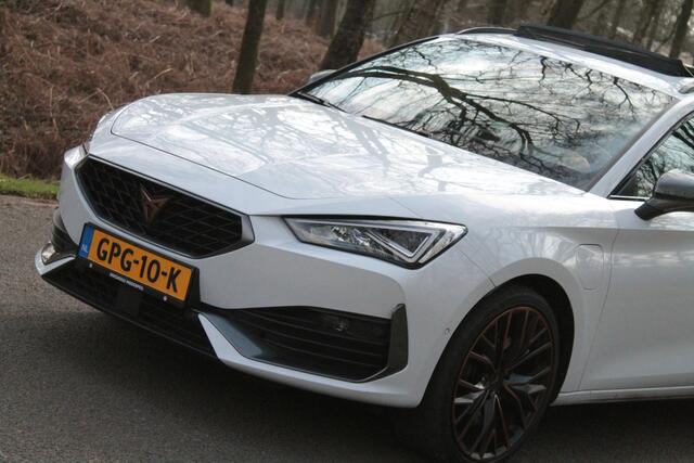 Cupra Leon Sportstourer 1.4 e-Hybrid VZ Copper Edition | Pano | Camera