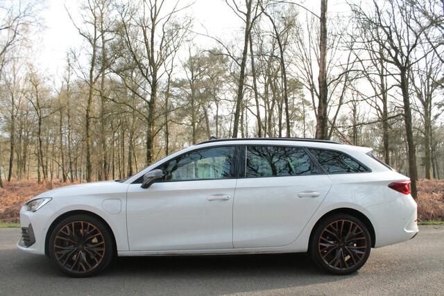Cupra Leon Sportstourer 1.4 e-Hybrid VZ Copper Edition | Pano | Camera