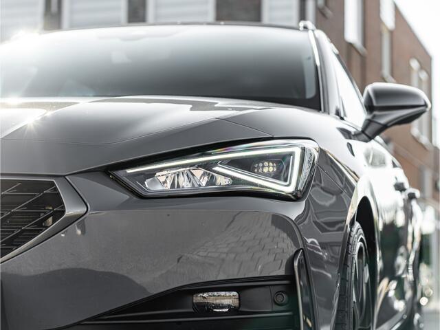 Cupra Leon Sportstourer 1.4 e-Hybrid VZ Performance SCHAALSTOELEN CAMERA 19 INCH BLACK OPTIC APPLE CARPLAY 61000KM!!