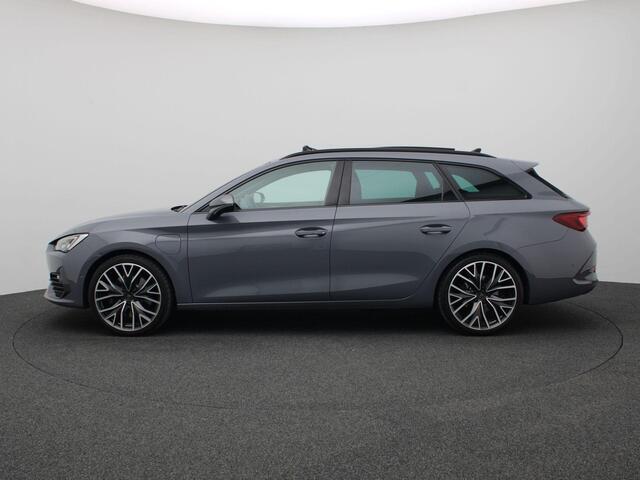 Cupra Leon Sportstourer 1.4 e-Hybrid VZ Performance 245PK DSG panoramadak, full led, adaptive cruise met travel assist, achteruitrijcamera, stuur-stoelverwarming, elek. bedienbare achterklep