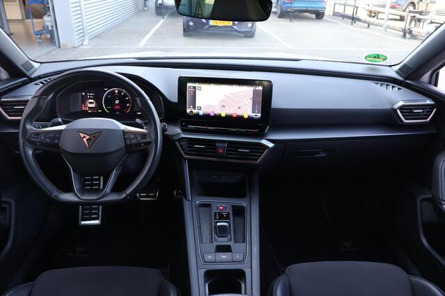 Cupra Leon Sportstourer 1.4 e-Hybrid VZ Adrenaline Camera | Stoel Verwarming | Navi | Carplay | Ad.Cruise | Carbon | Volledig Onderh. | 1 Laadkabel
