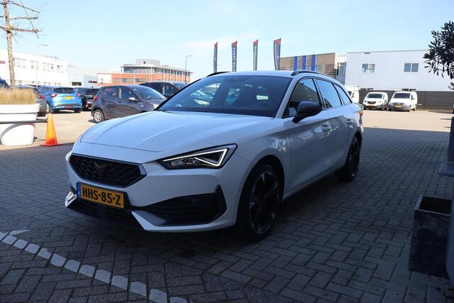 Cupra Leon Sportstourer 1.4 e-Hybrid VZ Adrenaline Camera | Stoel Verwarming | Navi | Carplay | Ad.Cruise | Carbon | Volledig Onderh. | 1 Laadkabel
