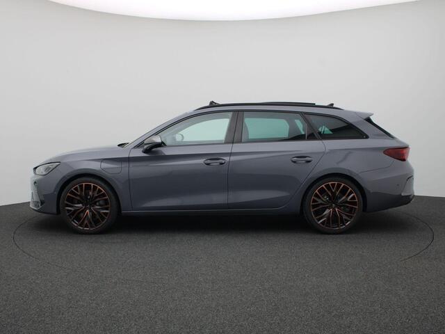 Cupra Leon Sportstourer 1.5 TSI e-Hybrid VZ Performance 272PK DSG matrix led, schuif-kanteldak, achteruitrijcamera, stuur-stoelverwarming, adaptive cruise met travel assist, elek. verstelbare voorstoel, side assist, keyless, 19" lichtmetaal
