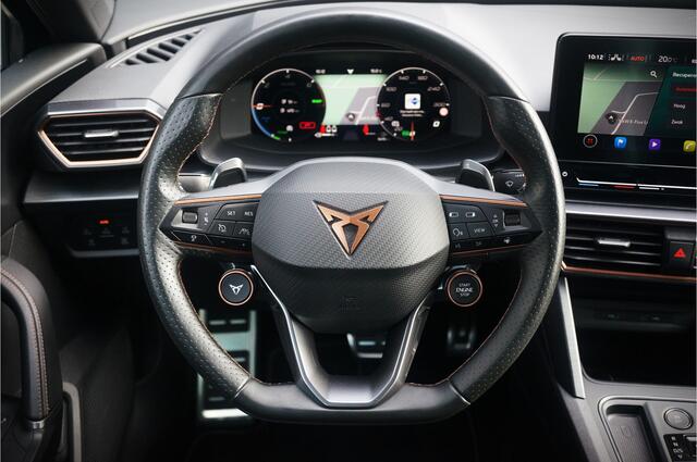 Cupra Leon Sportstourer 1.4 e-Hybrid VZ Copper Edition | Mat Grijs | Panoramadak | Memory Seat | Kuipstoelen | Camera | Keyless | Stoelverwarming | Stuurverwarming | Sportstuur | Adaptive Cruise Control | Ambiance Verlichting | Virtual | Uniek |