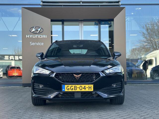 Cupra Leon Sportstourer 1.4 e-Hybrid Black Edition | Panorama dak | Stuur verwarmd | Stoel verwarmd