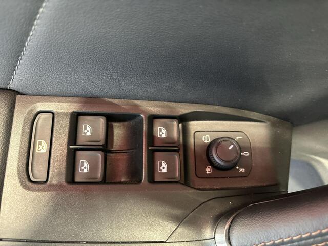 Cupra Leon Sportstourer 1.5 eTsi 150pk DSG Business Edition Plus · Panoramadak · Keyless · Park Assist · Beats Audio · Apple/Android Car Play · Navi · 18'' Inch · Garantie t/m 28-05-2029 of 100.000km