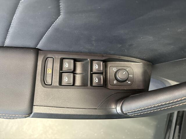 Cupra Leon Sportstourer 1.5 eTsi 150pk DSG Business Edition Plus · Panoramadak · Keyless · Beats Audio · Dodehoek Detectie · Camera · 18'' Inch · Garantie t/m 28-05-2029 of 100.000km