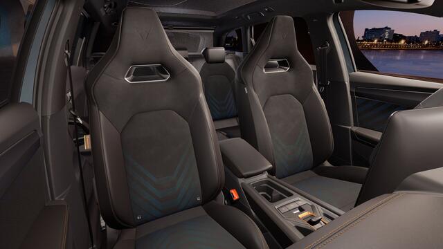 Cupra Leon Sportstourer 1.5 TSI e-Hybrid 272 6DSG VZ Performance | Achteruitrijcamera | Digitaal instrumentenpaneel (Virtual Cockpit) | Draadloze Apple CarPlay(TM), Android Auto(TM)