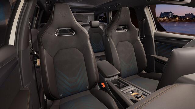Cupra Leon Sportstourer 1.5 TSI e-Hybrid 272 6DSG VZ Performance | Achteruitrijcamera | Digitaal instrumentenpaneel (Virtual Cockpit) | Draadloze Apple CarPlay(TM), Android Auto(TM)