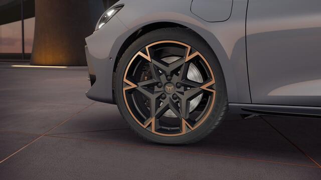 Cupra Leon Sportstourer 1.5 TSI e-Hybrid 272 6DSG VZ Performance | Achteruitrijcamera | Digitaal instrumentenpaneel (Virtual Cockpit) | Draadloze Apple CarPlay(TM), Android Auto(TM)