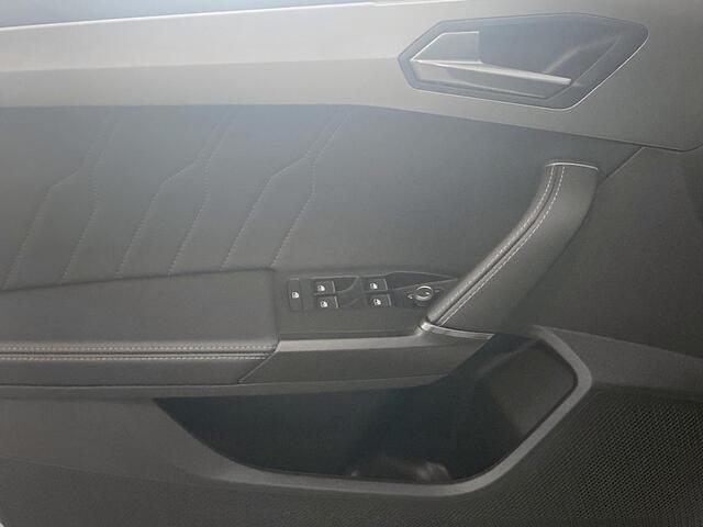 Cupra Leon Sportstourer 1.5 TSI 150pk Business Edition / 18 inch lichtmetaal / Achteruitrijcamera / Stoelverwarming