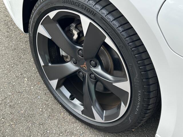 Cupra Leon Sportstourer 1.4 e-Hybrid | Led | 18 inch | Extra getint glas | Rijklaar incl. 1 jaar Bovag garantie