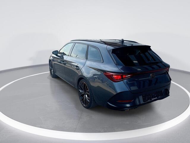 Cupra Leon Sportstourer 1.4 245pk DSG e-Hybrid VZ Business · Keyless · Apple/Android Car Play · Navi · P-Sensoren · 19'' Inch ·