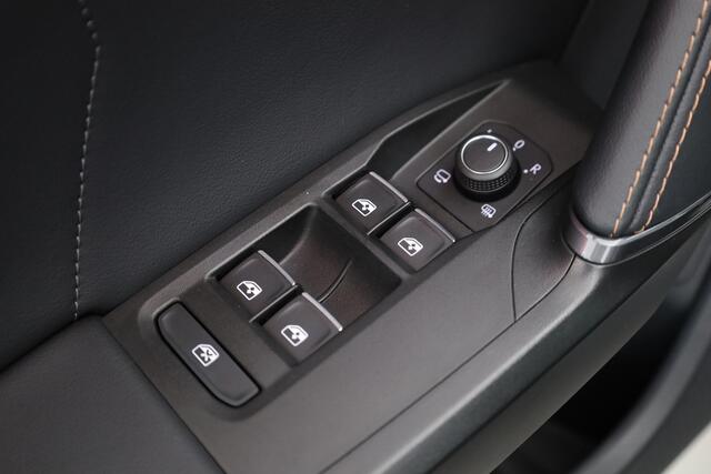 Cupra Leon Sportstourer 1.4 e-Hybrid | Travel Assist | Stoel- Stuurverw. | Apple CarPlay | Navi | Keyless