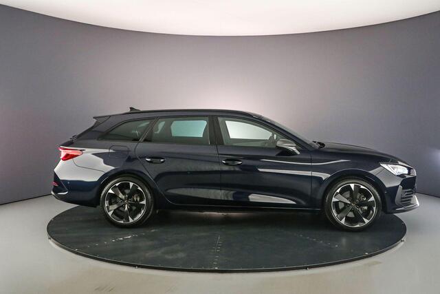 Cupra Leon Sportstourer Business 1.4 TSI e-Hybrid 204pk DSG Automaat Achteruitrijcamera, Cruise control, Navigatie, Stuurwiel verwarmd, Parkeersensoren, LED koplampen