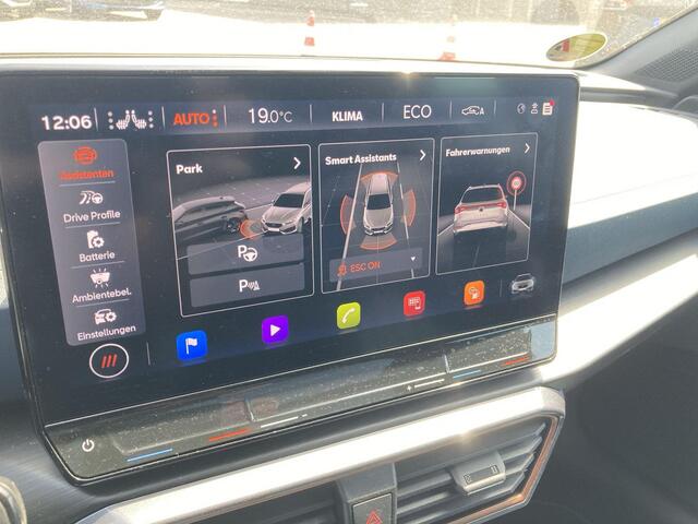 Cupra Leon Sportstourer 1.4e-Hybrid 180kW/245PK VZ DSG · Panoramadak · Stoel- & stuurverwarming · Camera + Parkeersensoren