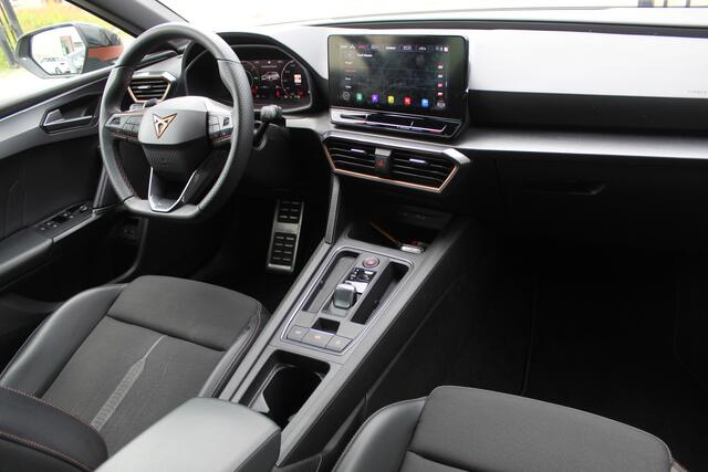 Cupra Leon Sportstourer 1.4 e-Hybrid 245 AUTOMAAT NAVI/CLIMA/19 INCH VLG/HALF LEDER/AFNEEMBARE TREKHAAK/STOEL&STUURVERWARMING/FULL OPTIONS!!!