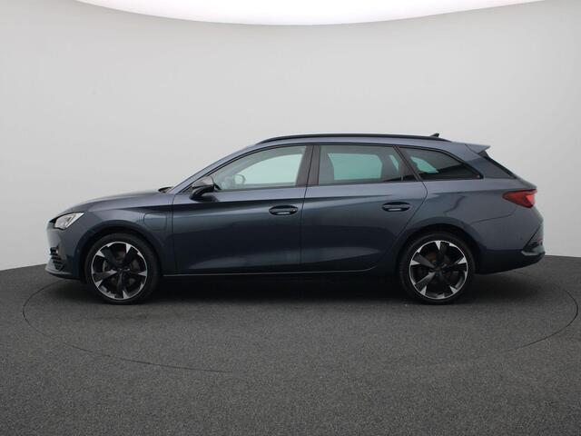 Cupra Leon Sportstourer 1.4 e-Hybrid Business 204PK DSG Achteruitrijcamera, Adaptieve Cruise Controle, Stoel-Stuurverwarming, Keyless, Navi, Trekhaak, 18" LM Velgen