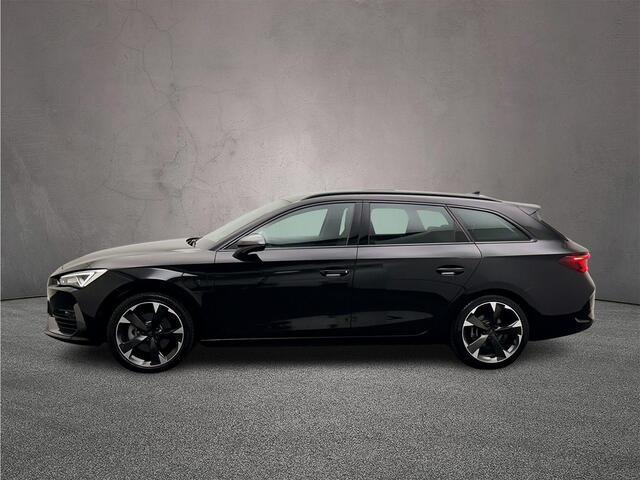 Cupra Leon Sportstourer Business 1.4 TSI e-Hybrid 245pk DSG Automaat Panoramadak, Stoelverwarming, Achteruitrijcamera, Navigatie, Stuurwiel verwarmd, LED koplampen, Parkeersensoren