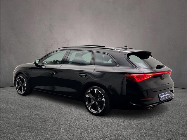Cupra Leon Sportstourer Business 1.4 TSI e-Hybrid 245pk DSG Automaat Panoramadak, Stoelverwarming, Achteruitrijcamera, Navigatie, Stuurwiel verwarmd, LED koplampen, Parkeersensoren