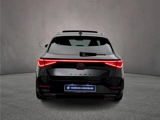 Cupra Leon Sportstourer Business 1.4 TSI e-Hybrid 245pk DSG Automaat Panoramadak, Stoelverwarming, Achteruitrijcamera, Navigatie, Stuurwiel verwarmd, LED koplampen, Parkeersensoren