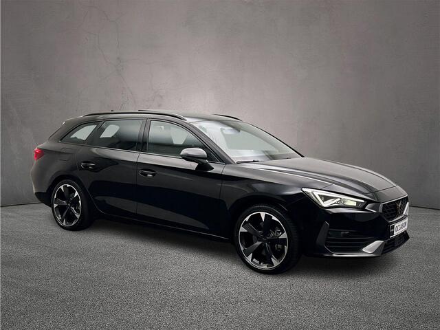 Cupra Leon Sportstourer Business 1.4 TSI e-Hybrid 245pk DSG Automaat Panoramadak, Stoelverwarming, Achteruitrijcamera, Navigatie, Stuurwiel verwarmd, LED koplampen, Parkeersensoren