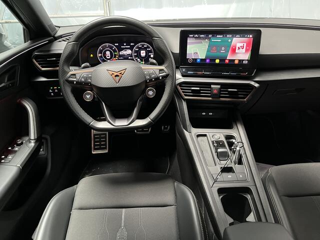 Cupra Leon Sportstourer 1.4 e-Hybrid VZ Performance / AUTOMAAT/ 245 PK/ PANO/ CAMERA/ PARK. SENSOREN/ DCC/ STOEL-STUURVERWARM./ MATRIX/ KEYLESS/ ADAPT. CRUISE/ APP-CONNECT/ NAVI/ CLIMA/ DAB/ 19" LMV